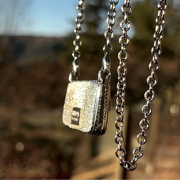 Fendi: Baguette Bag Silver Necklace *RARE* - Picture 10 of 10